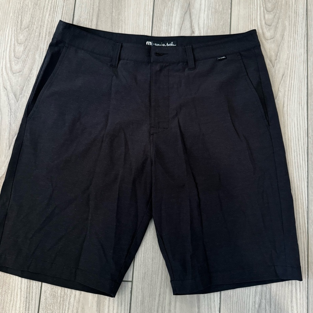 Travis Mathew Beck Short 9.5" Black Men's Size 34 Like New